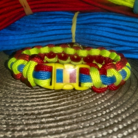 🇷🇴NWOT ... 🇷🇴 Romania/ 🇷🇴Romanian🇷🇴 Paracord Bracelet - Picture 4 of 5